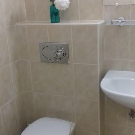 شقة Strandi