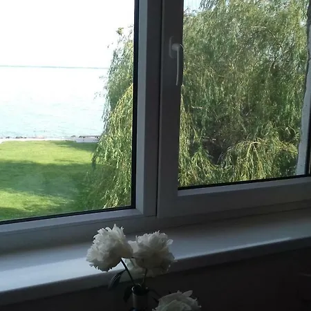 Strandi شقة Balatonalmádi
